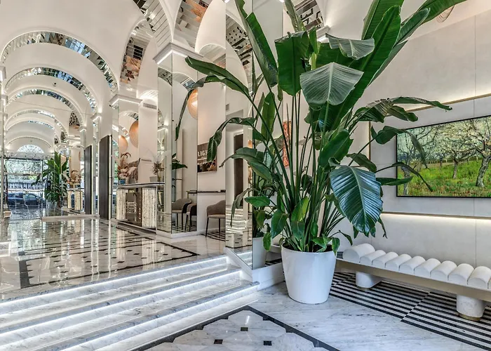 The Spotlight Boutique 4* Rom
